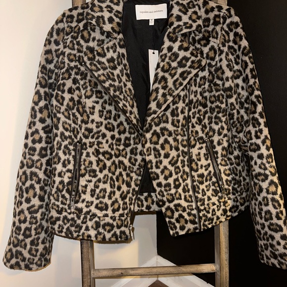 Cheetah Jacket - Picture 3 of 6